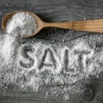 how to clean the non-stick pan with salt