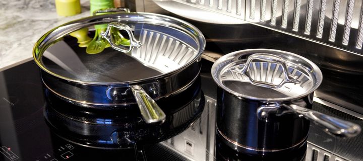 what is an induction cooktop