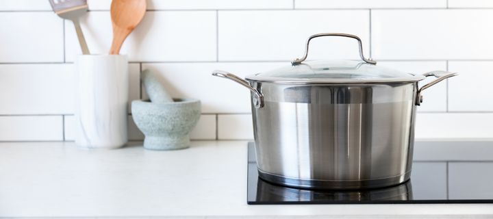What is an induction stove and how does it work
